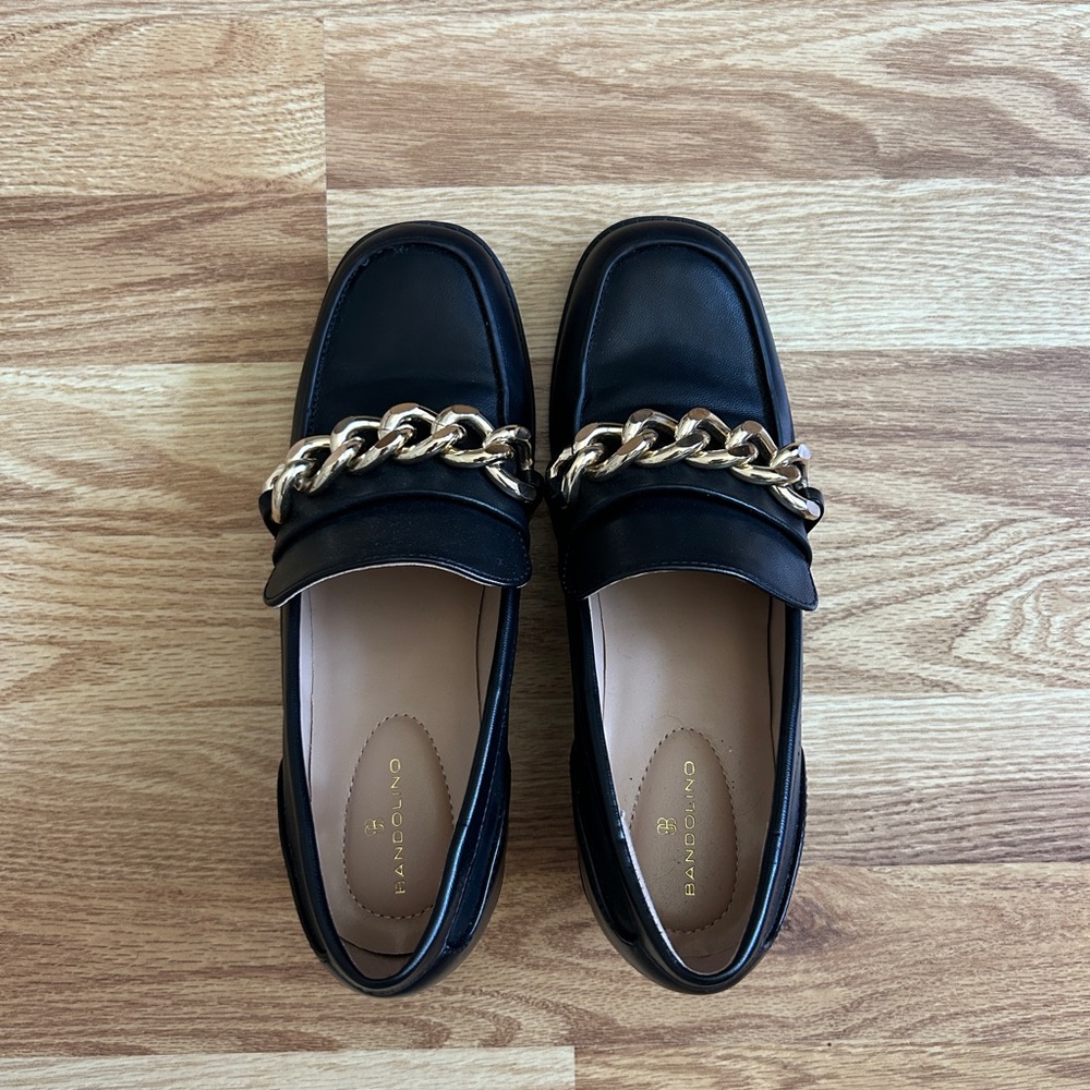 Size 7 Black Heeled Loafers with Gold Chain